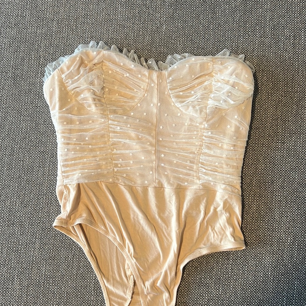 Lace strapless bodysuit
